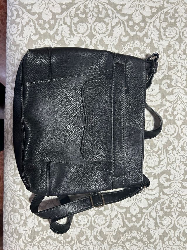 Bolso de cuero negro