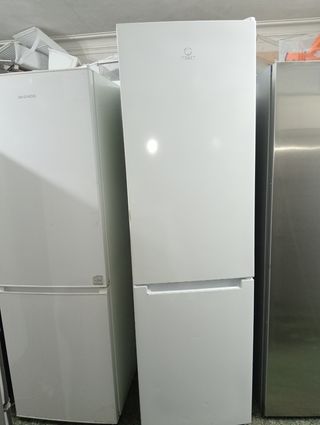 Nevera Indesit Blanca