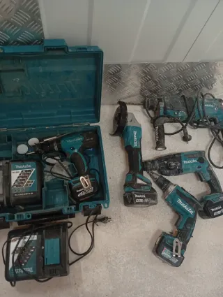 4 Herramientas Makita+1 rota