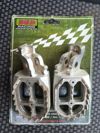 Estriberas Bud Racing Sobredimensionadas