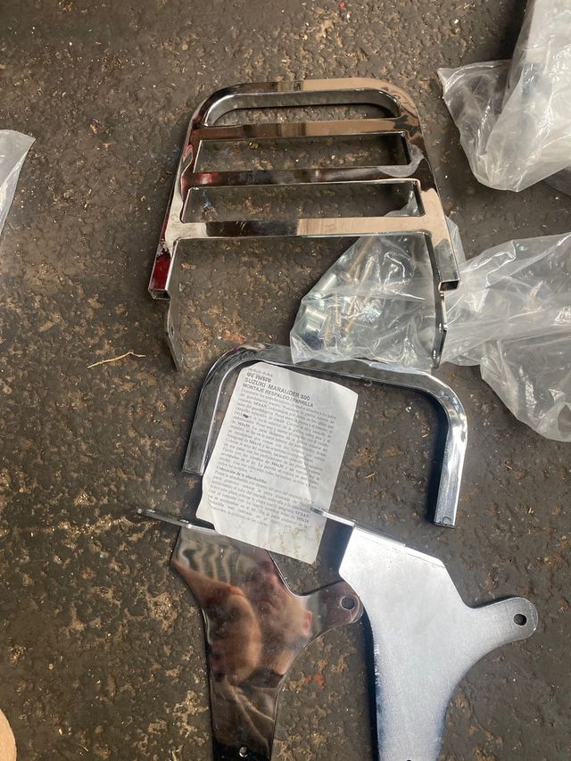Soporte Respaldo Parrilla Suzuki Marauder 800