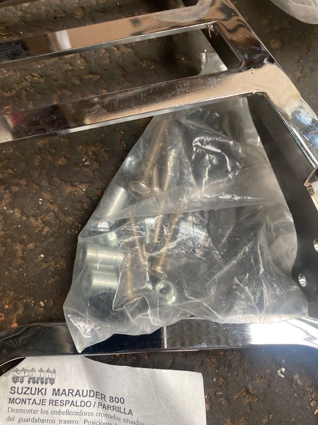 Soporte Respaldo Parrilla Suzuki Marauder 800
