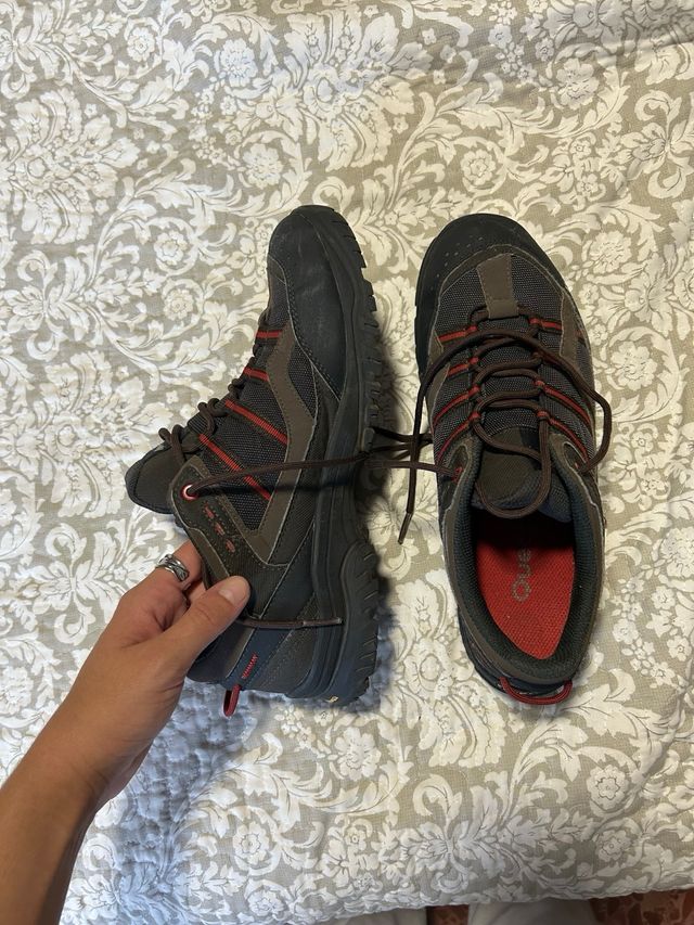 Botas Quechua Negras y Marrones