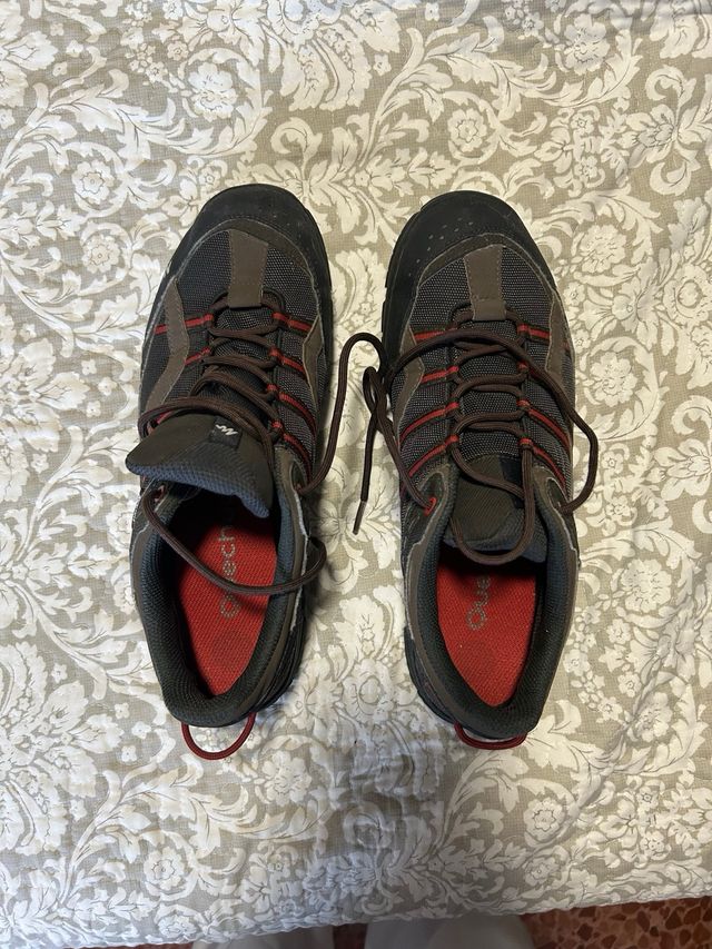 Botas Quechua Negras y Marrones