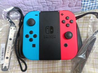 Joy-Con Nintendo Switch + Grip Azul/Rojo