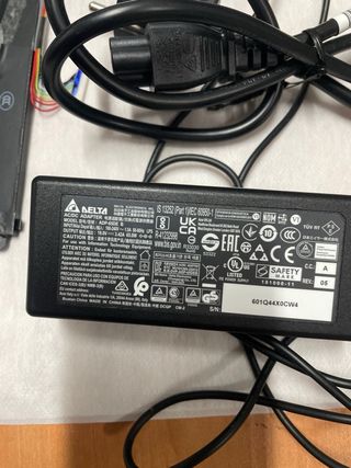 Batería y cargador portátil Acer