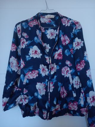 Casacca fantasia floreale blu e rosa TG.42