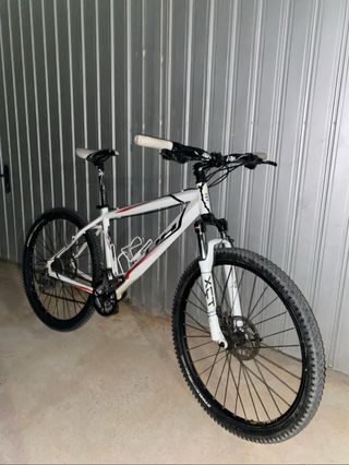 Bicicleta BH Blanca Talla 28