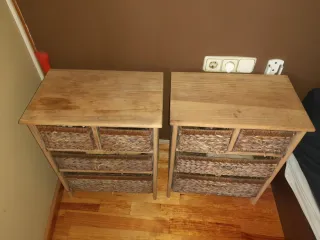 Mesitas de noche madera y mimbre