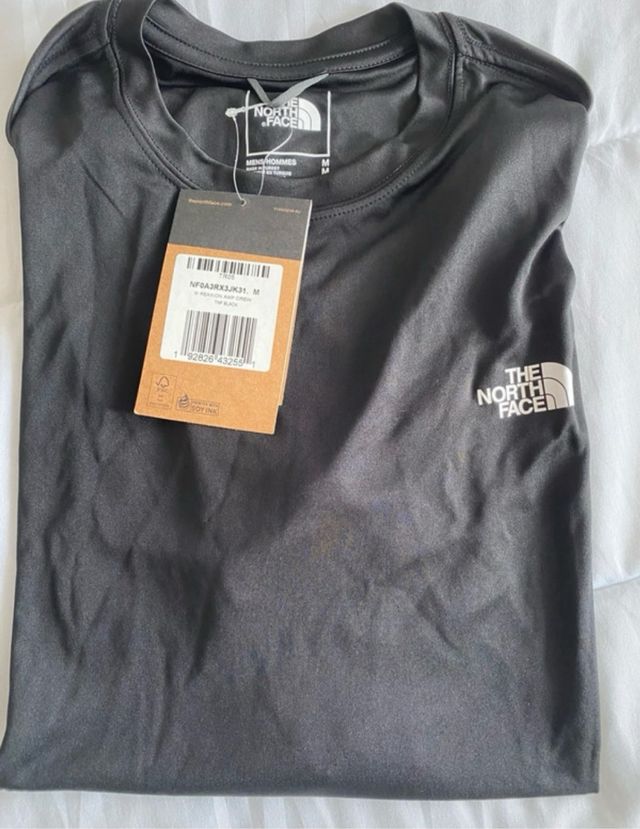 Camiseta The North Face Negra Deportiva