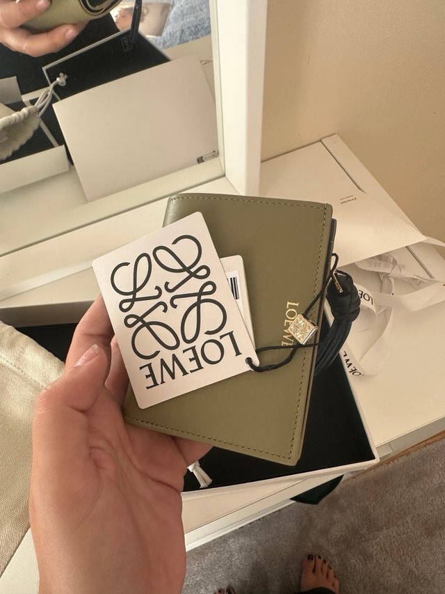 Cartera Loewe KNOT verde nueva con etiquetas