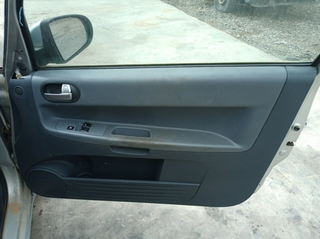 GUARNECIDO PUERTA DELANTERA DERECHA MITSUBISHI CO