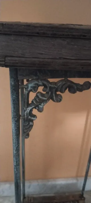 Mesa auxiliar estante forja y madera 