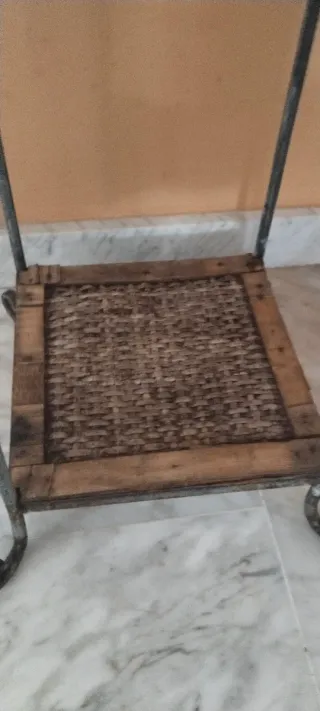 Mesa auxiliar estante forja y madera 
