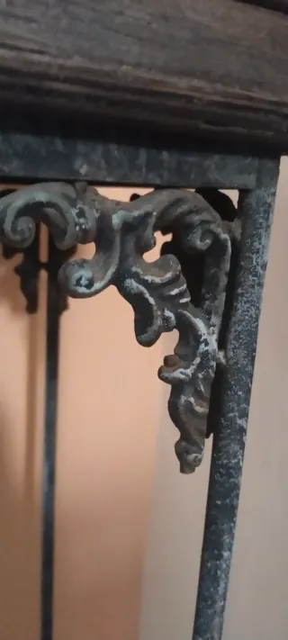 Mesa auxiliar estante forja y madera 