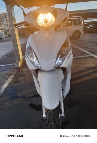 Moto Honda visión año 2014 en perfecto estado