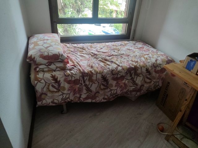 Cama individual con 2 colchones