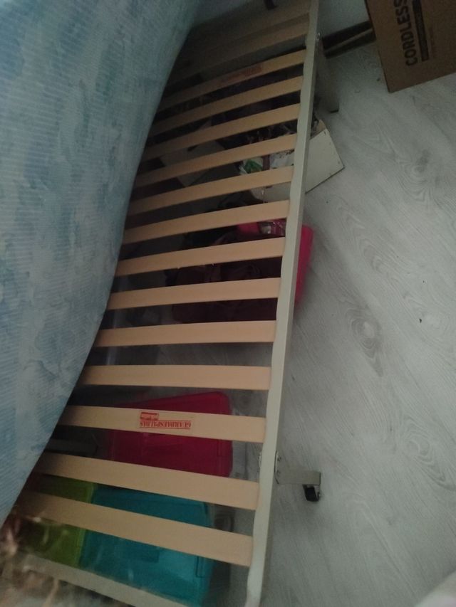 Cama individual con 2 colchones