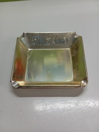 Lote 2 Ceniceros Vermouth Cinzano