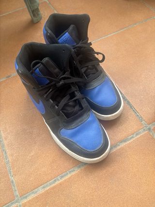 Nike Bambas Negras y Azules Talla [Talla]