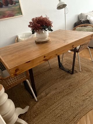 Mesa comedor madera maciza y metal