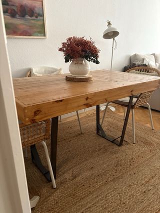 Mesa comedor madera maciza y metal