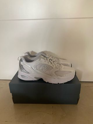 New Balance MR530EM Plata y Blanco