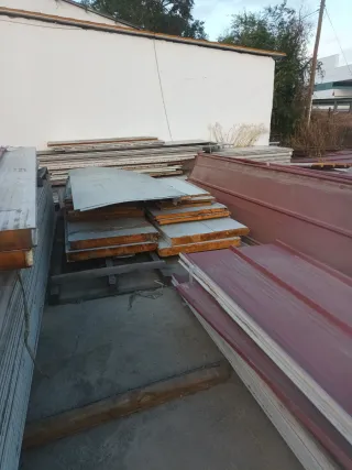 Urge venta por falta de espacio Chapa sandwich 2ª