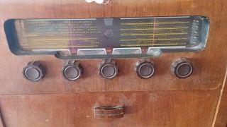 Radio Tocadiscos Antiguo Madera