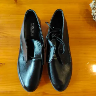 Zapatos negros de vestir para oficina