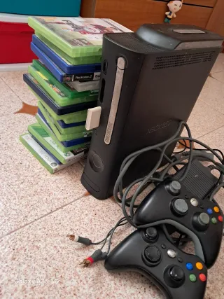 Xbox 360 Negra + 2 Mandos y Juegos