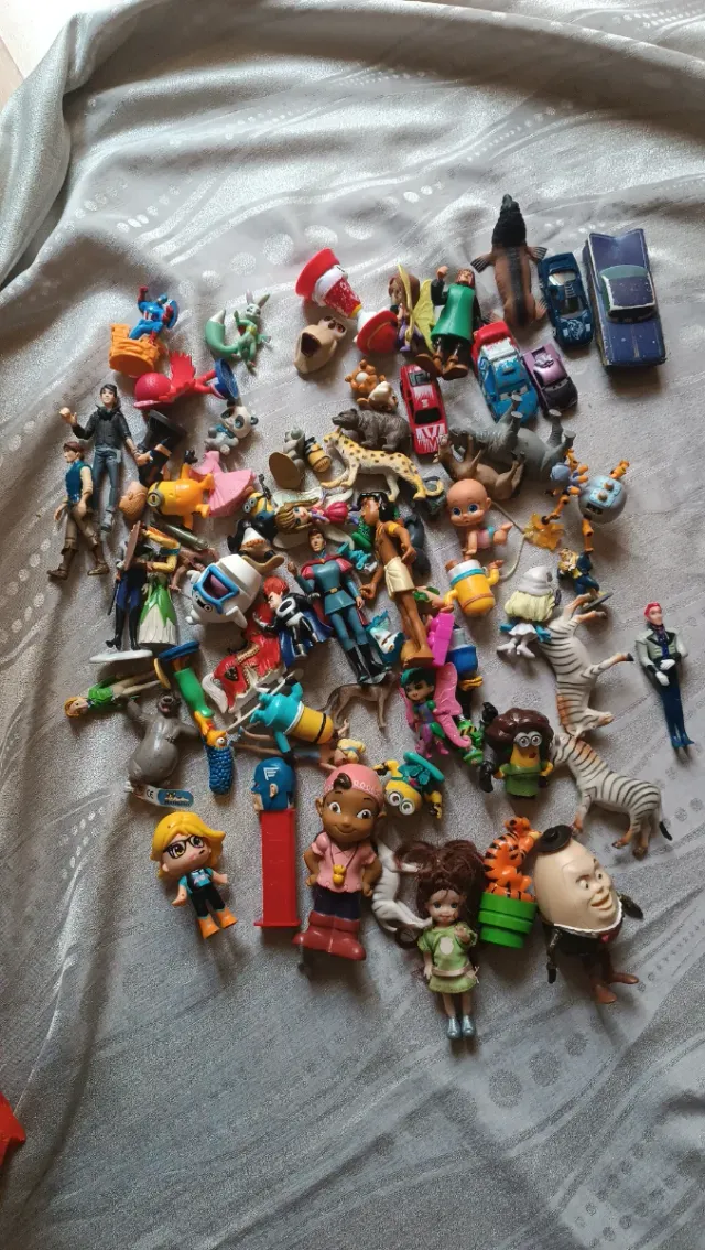 Lote de juguetes variados