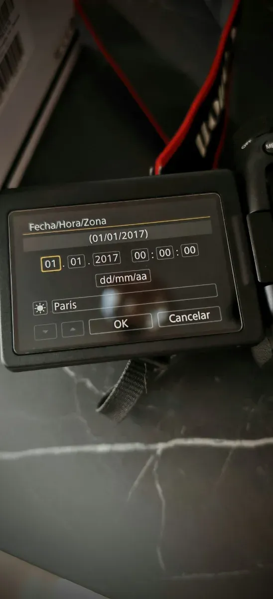 Cámara Canon EOS 6D Mark II + Objetivo + Bolsa