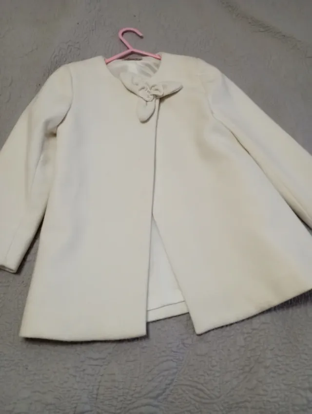 Abrigo crudo niña La Ormiga. 2-4 y 6-8 .Impecables