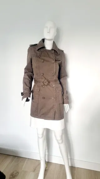 Gabardina Stradivarius Talla M Marrón
