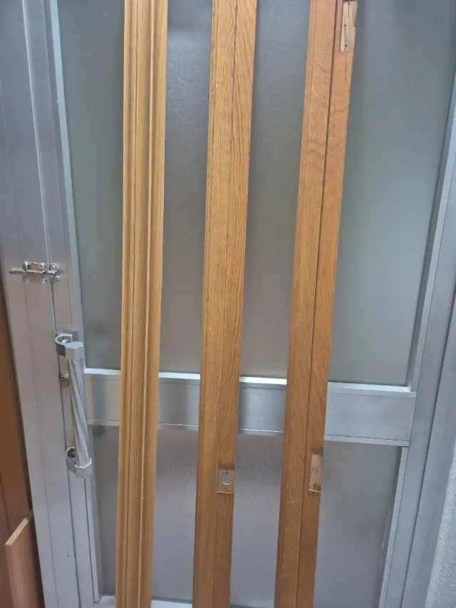 Puerta madera maciza