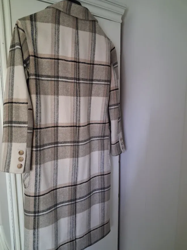 Abrigo largo cuadros Primark Talla grande.