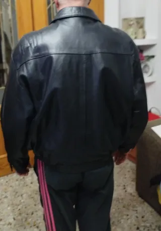 Cazadora de piel negra T. XL