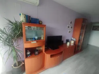 Librería con gran vitrina