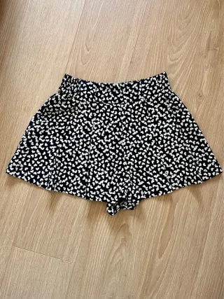 Falda pantalón corta Zara estampado de corazones