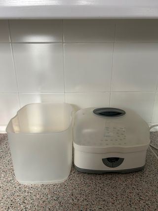 Esterilizador Chicco biberones y chupetes.