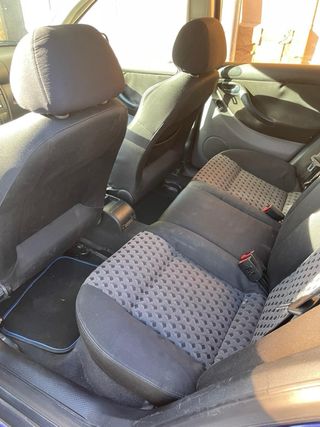 SEAT Leon 2000