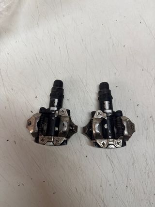 Pedales automáticos Shimano