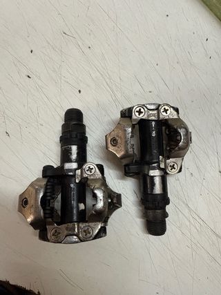 Pedales automáticos Shimano