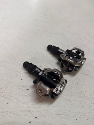 Pedales automáticos Shimano
