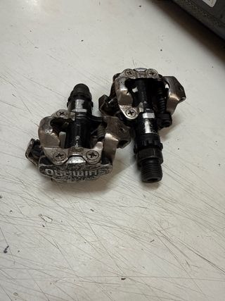 Pedales automáticos Shimano