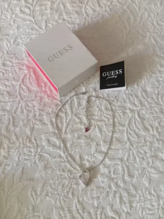 Collar Guess Corazón Brillante