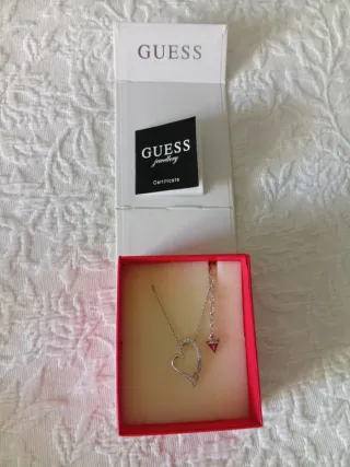 Collar Guess Corazón Brillante