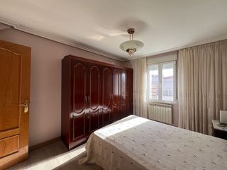 Piso en alquiler en Plaza España - Villa Pilar - Reyes Católicos - Vadillos en Burgos