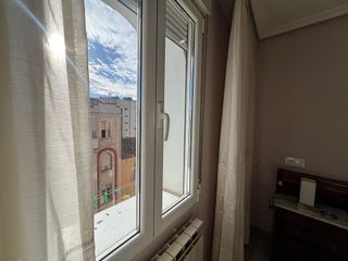 Piso en alquiler en Plaza España - Villa Pilar - Reyes Católicos - Vadillos en Burgos